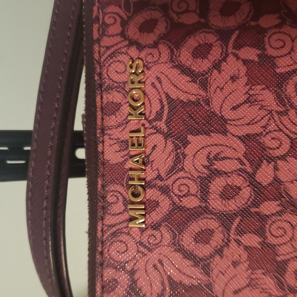Michael Kors Jet Set Double Zip Wristlet Plum Color Design (#54) - Picture 2 of 13